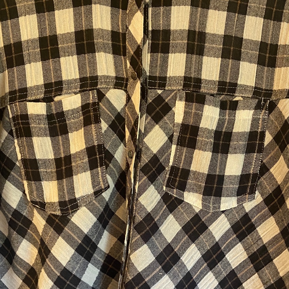 Free People Black and White Checkered Shirt
Size M - Picture 5 of 9